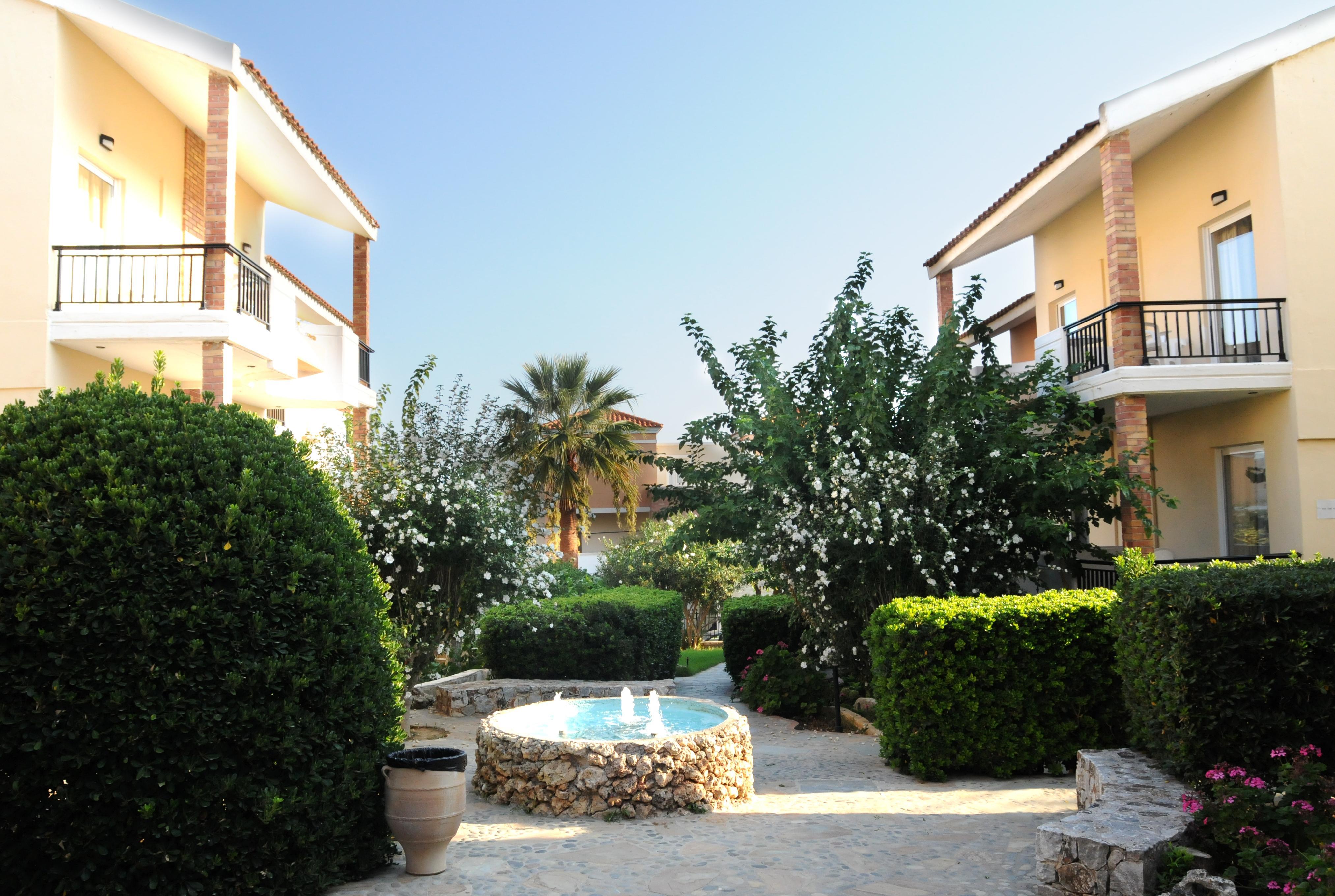 Chrispy Waterpark Kolimvari