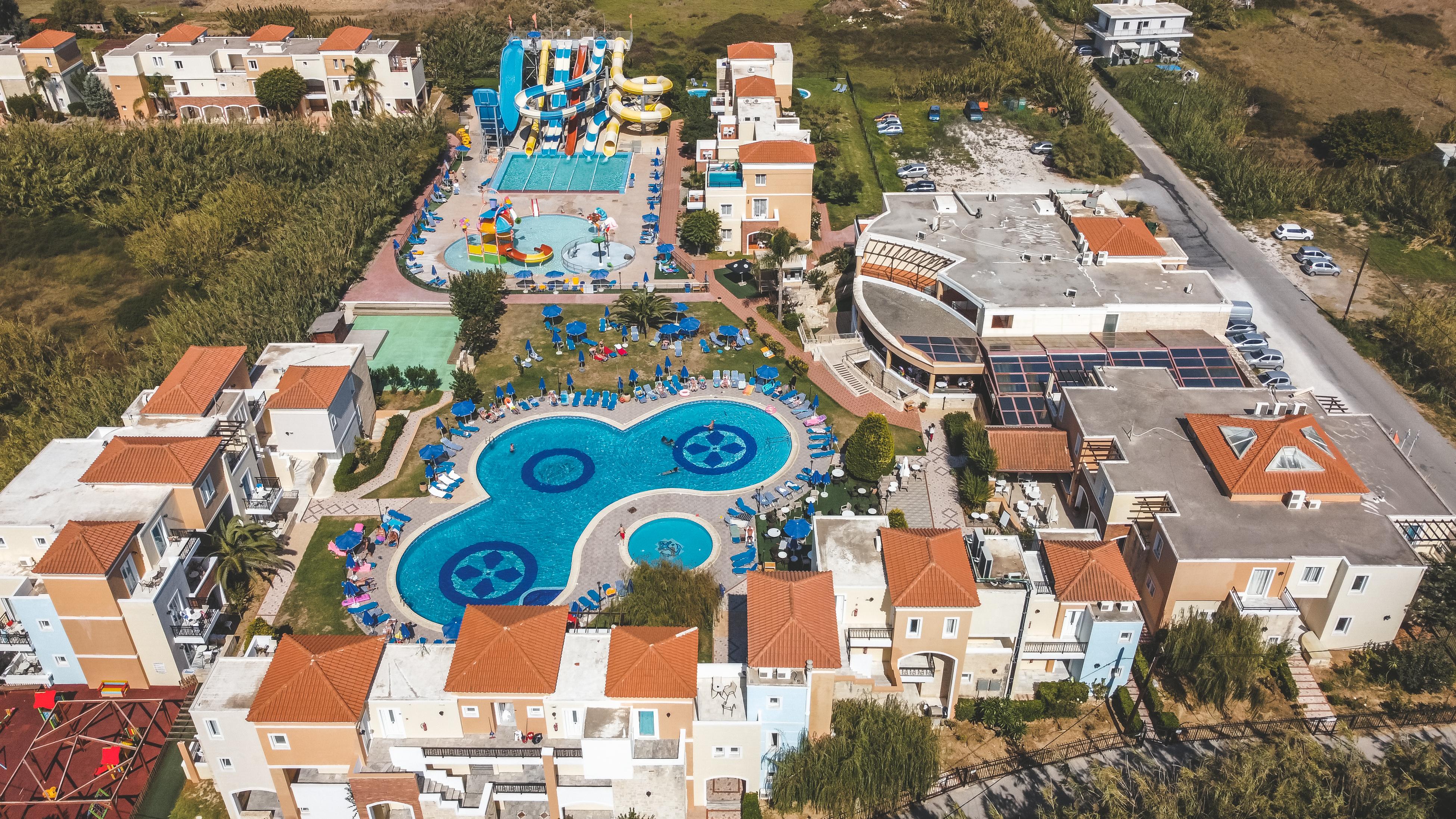 Resort Chrispy Waterpark Kolimvárion