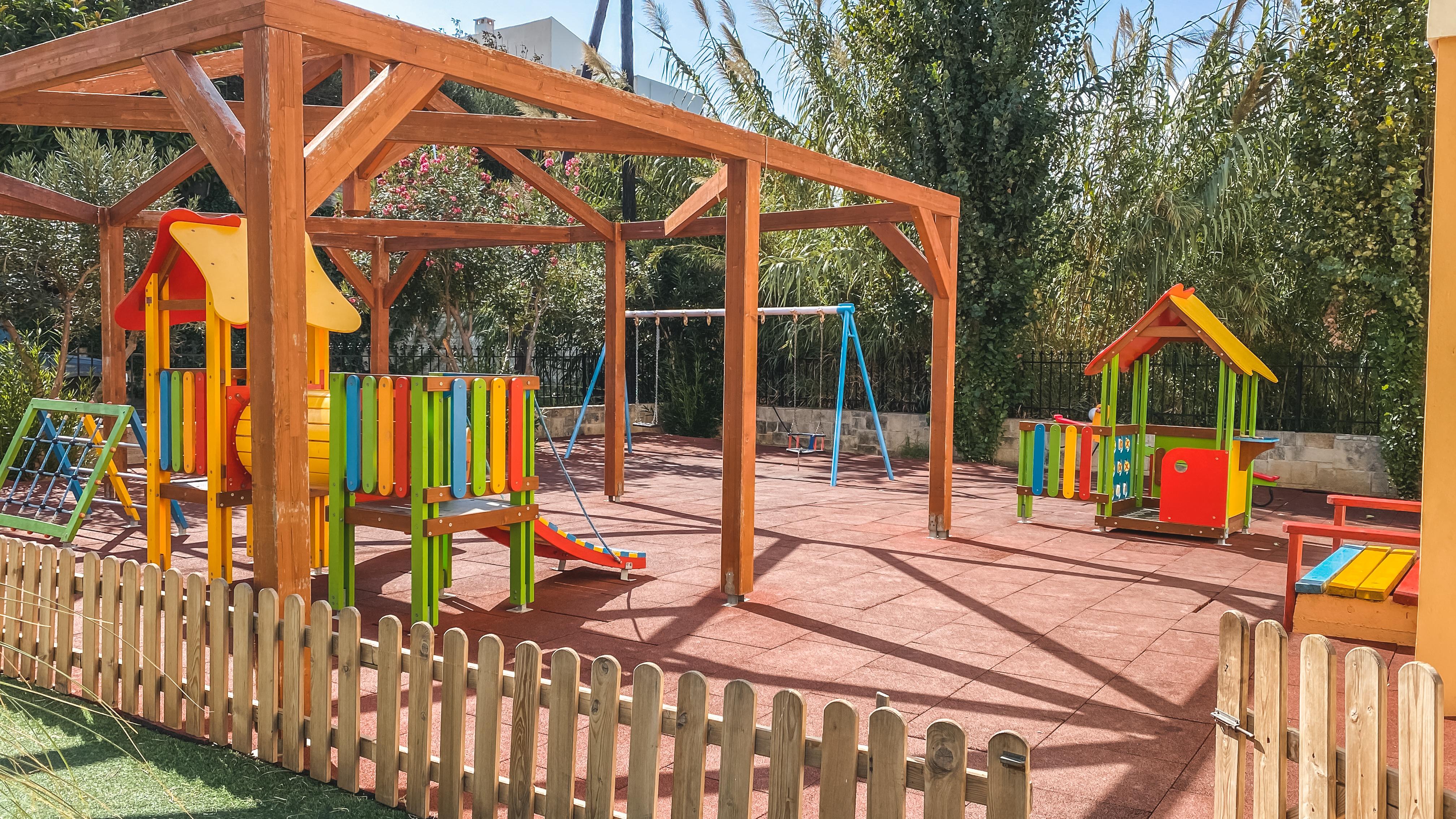 Chrispy Waterpark Kolimvari